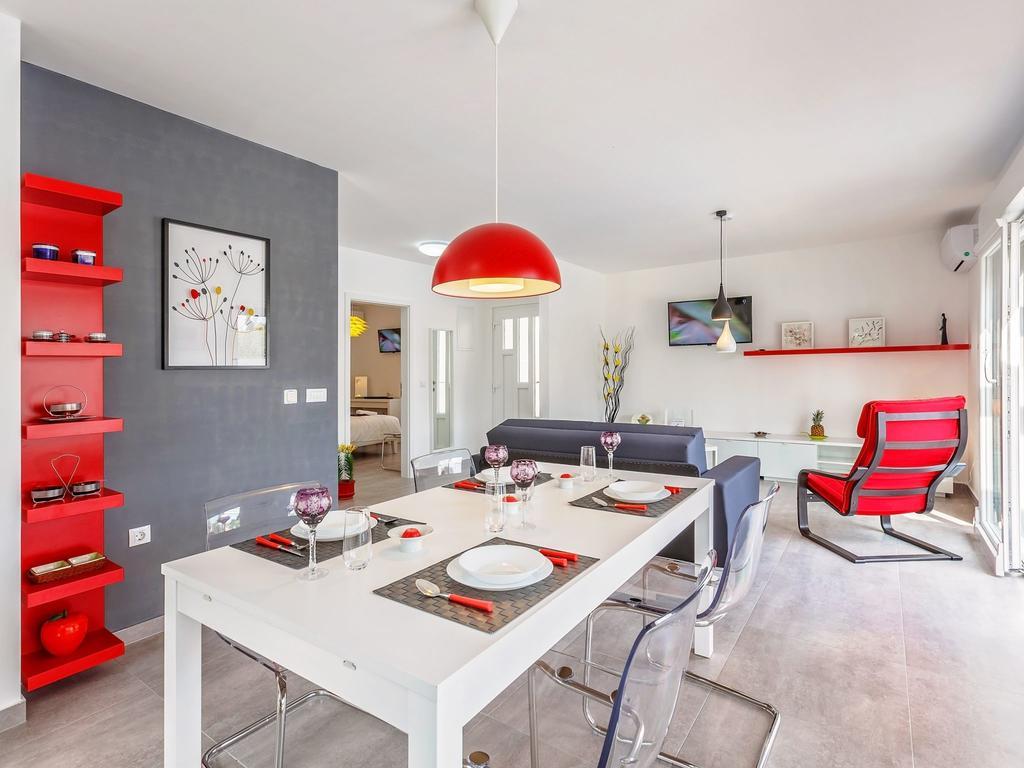Vila Elegant With Swimming Pool In Near Sea *